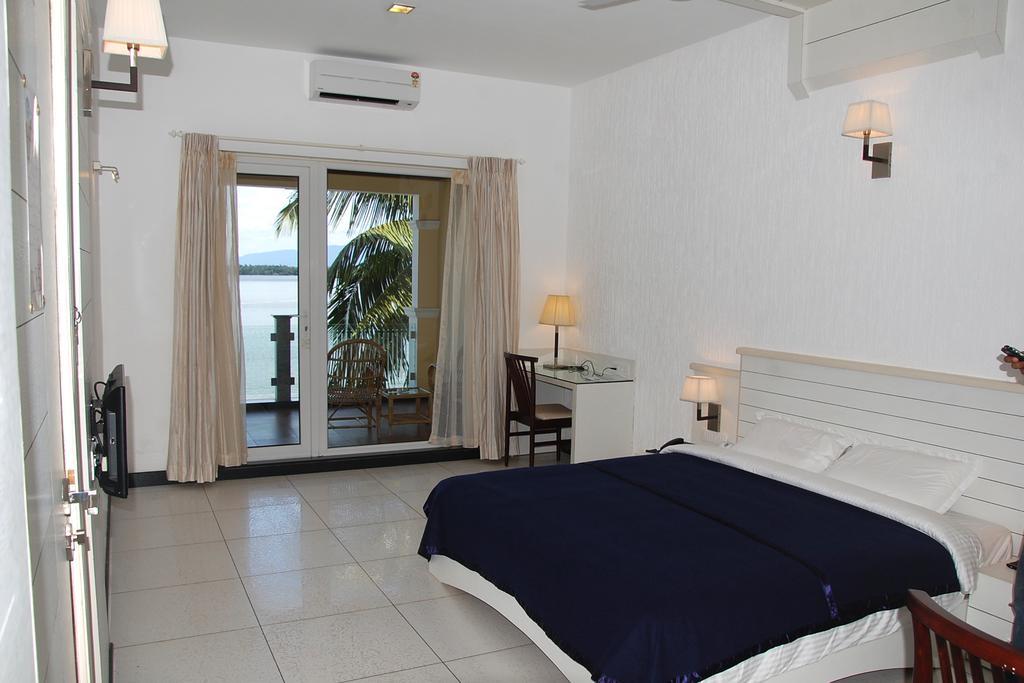 Blue Waters Hotell Kundapur Rum bild